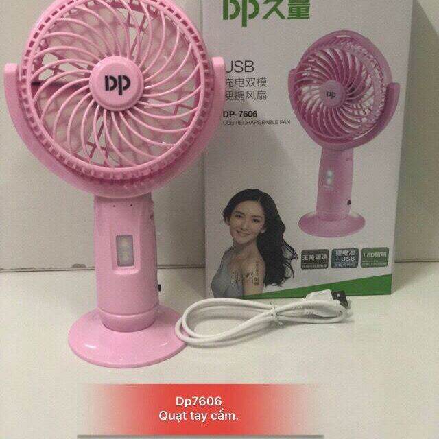 Quạt sạc mini cầm tay DP-7606 kèm pin.
