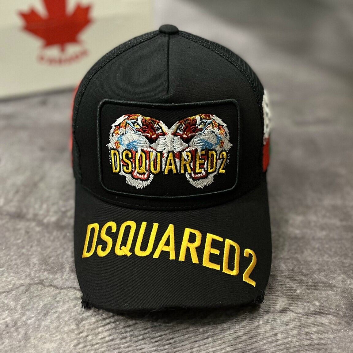 Nón kết/mũ lưỡi trai DSQUARED2 song hổ