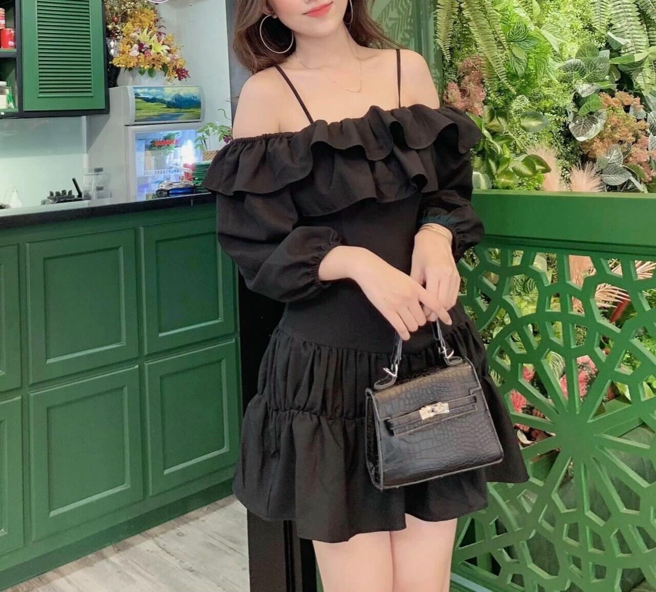 Đầm rớt vai bèo ngực đuôi cá