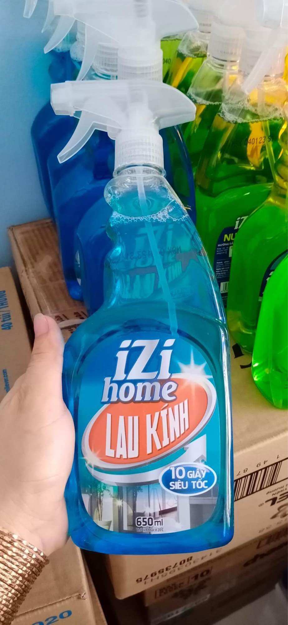 Nước lau kính IZI HOME chai 650ml