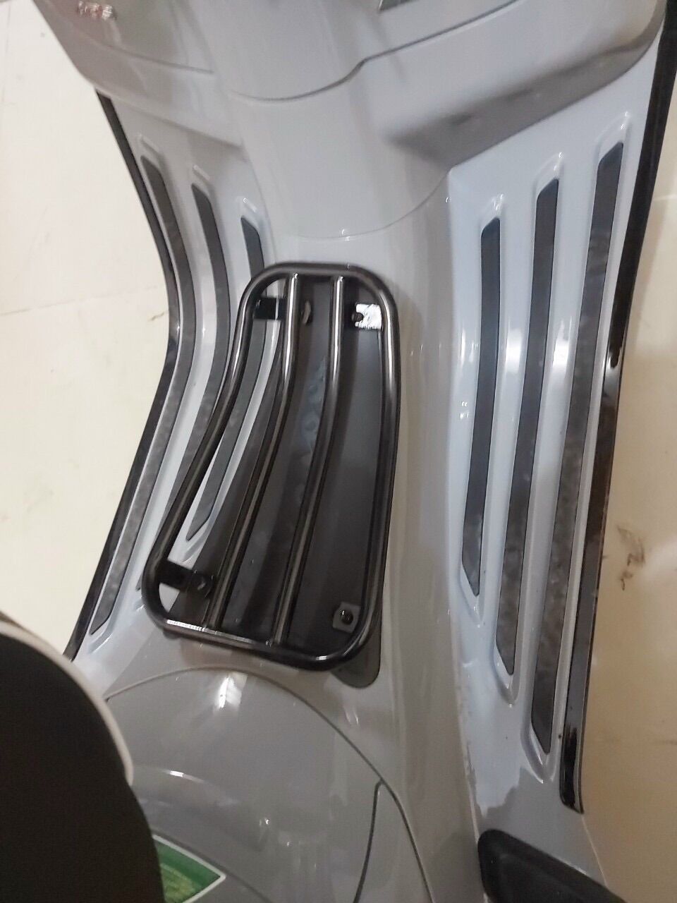 Baga sàn Vespa