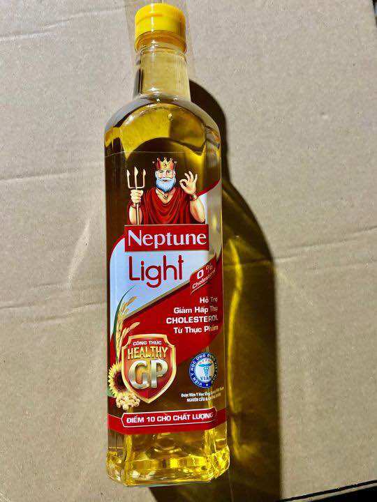 Chai 1L dầu an Neptune Light mẫu mới
