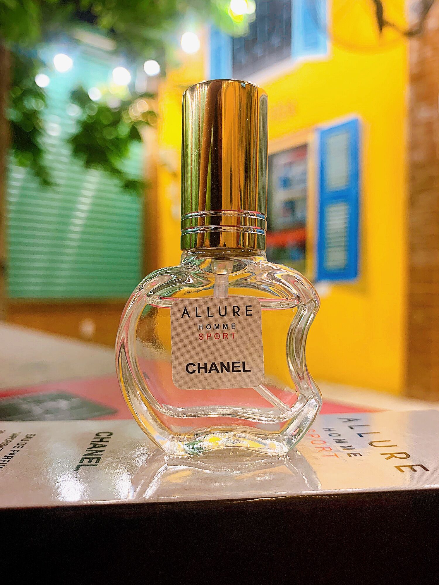 Nước Hoa mini ALLURE HOME SPORT 20ml (Mẫu Táo)