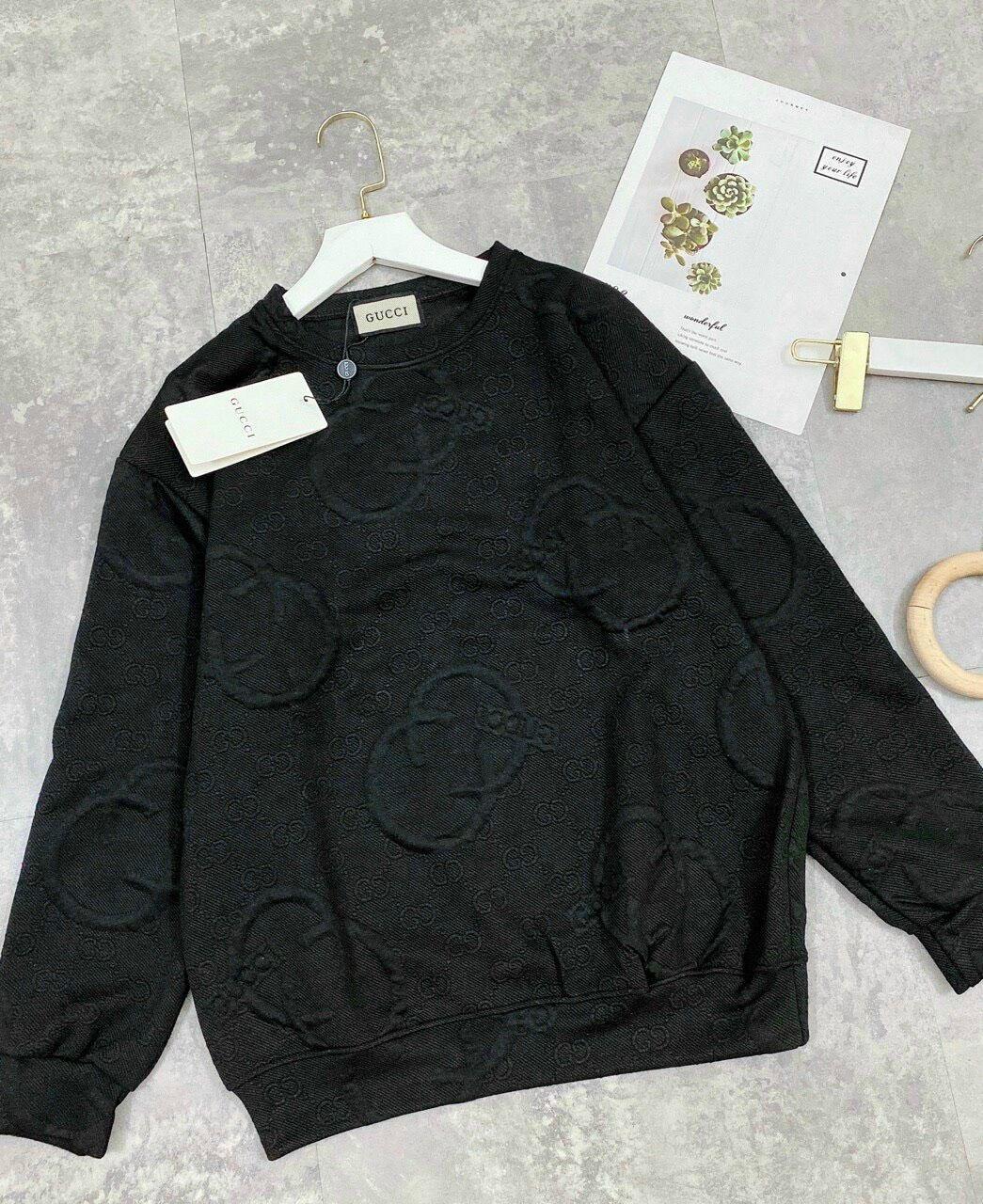 Áo gucci dập nổi