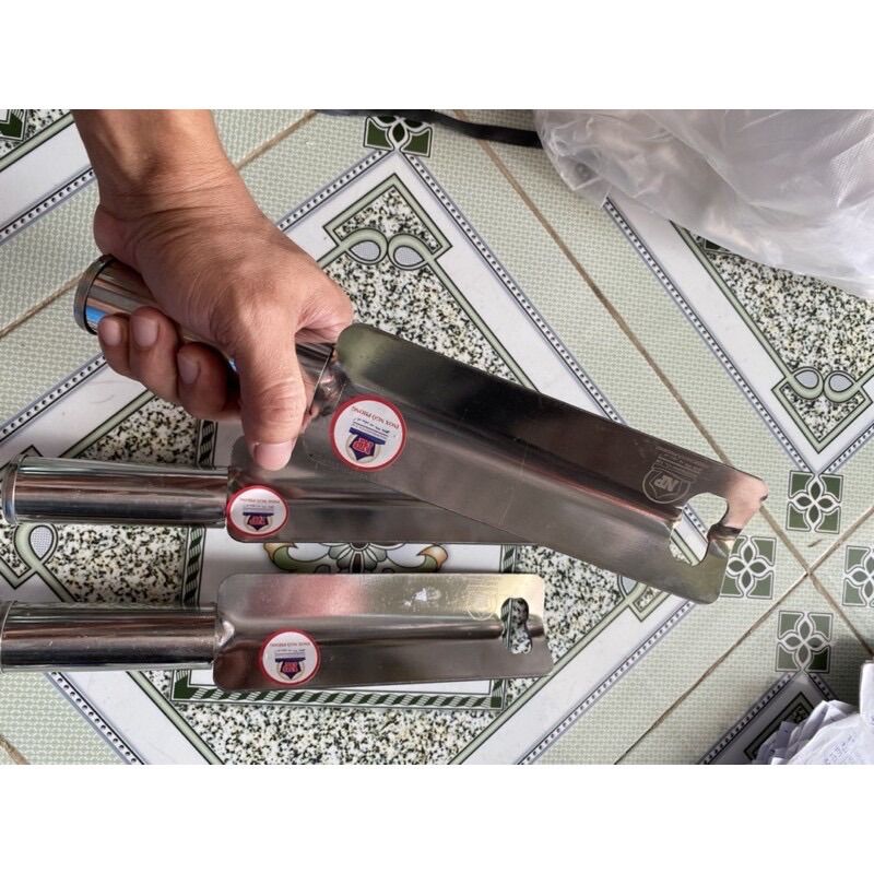 Dụng cụ khui bia, đập nước đá đa năng.  Dụng cụ đập nước đá 2 in 1