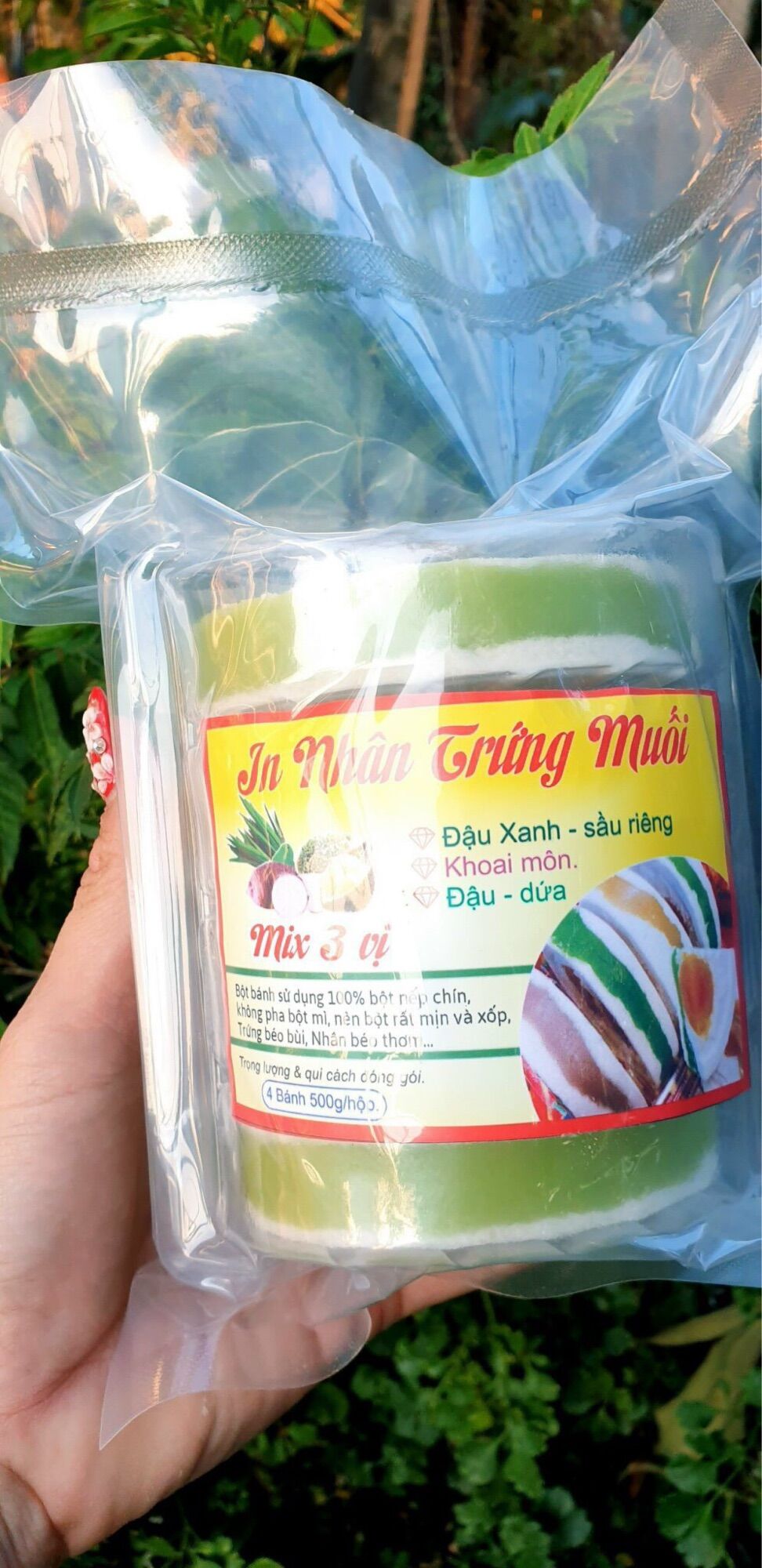 Bánh in trứng muối mix 3 nhân