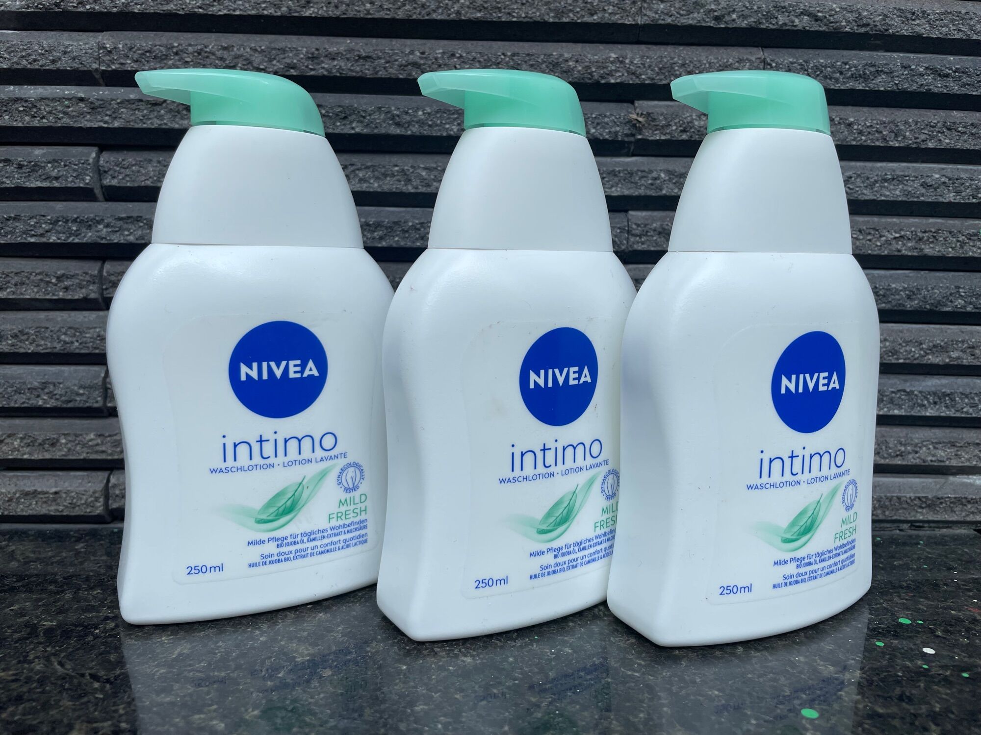 Hàng đức dung dịch vệ sinh phụ nữ nivea intimo 250ml