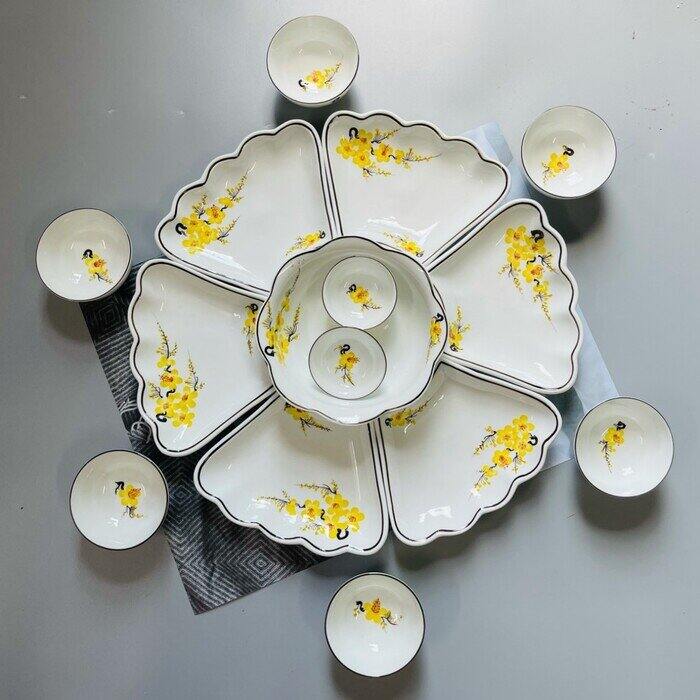 Bộ bát đĩa hoa mặt trời vẽ mai vàng đường kính 45cm.Hàng sứ Bát Tràng.