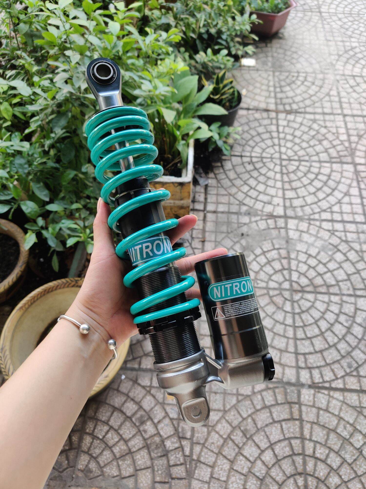 Phuộc 1 cây Nitron Bình dầu dưới 1 núm chỉnh gắn Vario Click Vision Lead SH mode