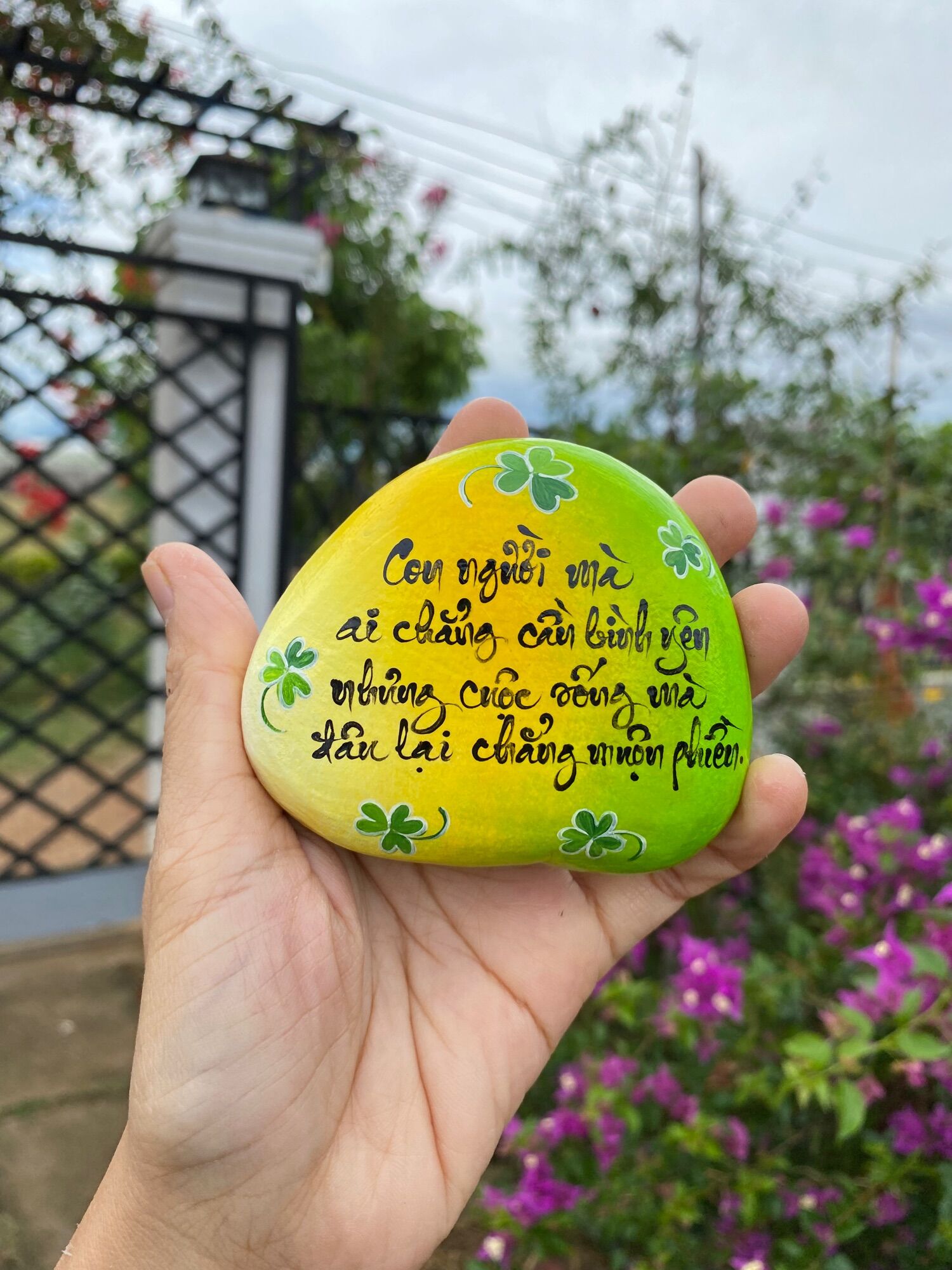 Tranh đá cuội bài thơ 1 tặng kèm túi voan dây rút siêu xinh