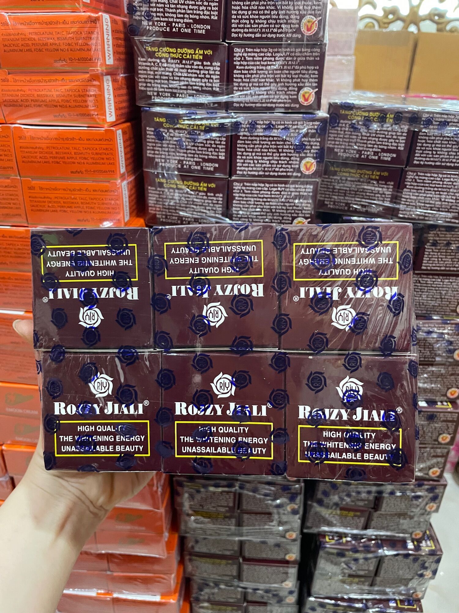 Lố 12 hộp kem Bông hồng nâu Rozy Jiali