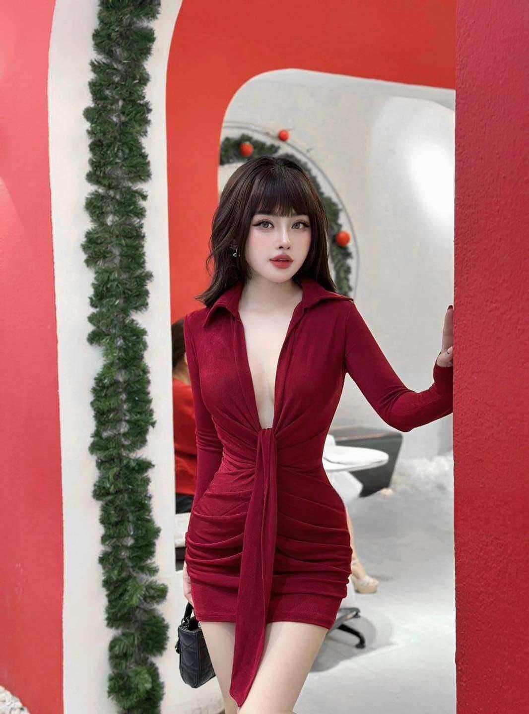 Đầm body có nút