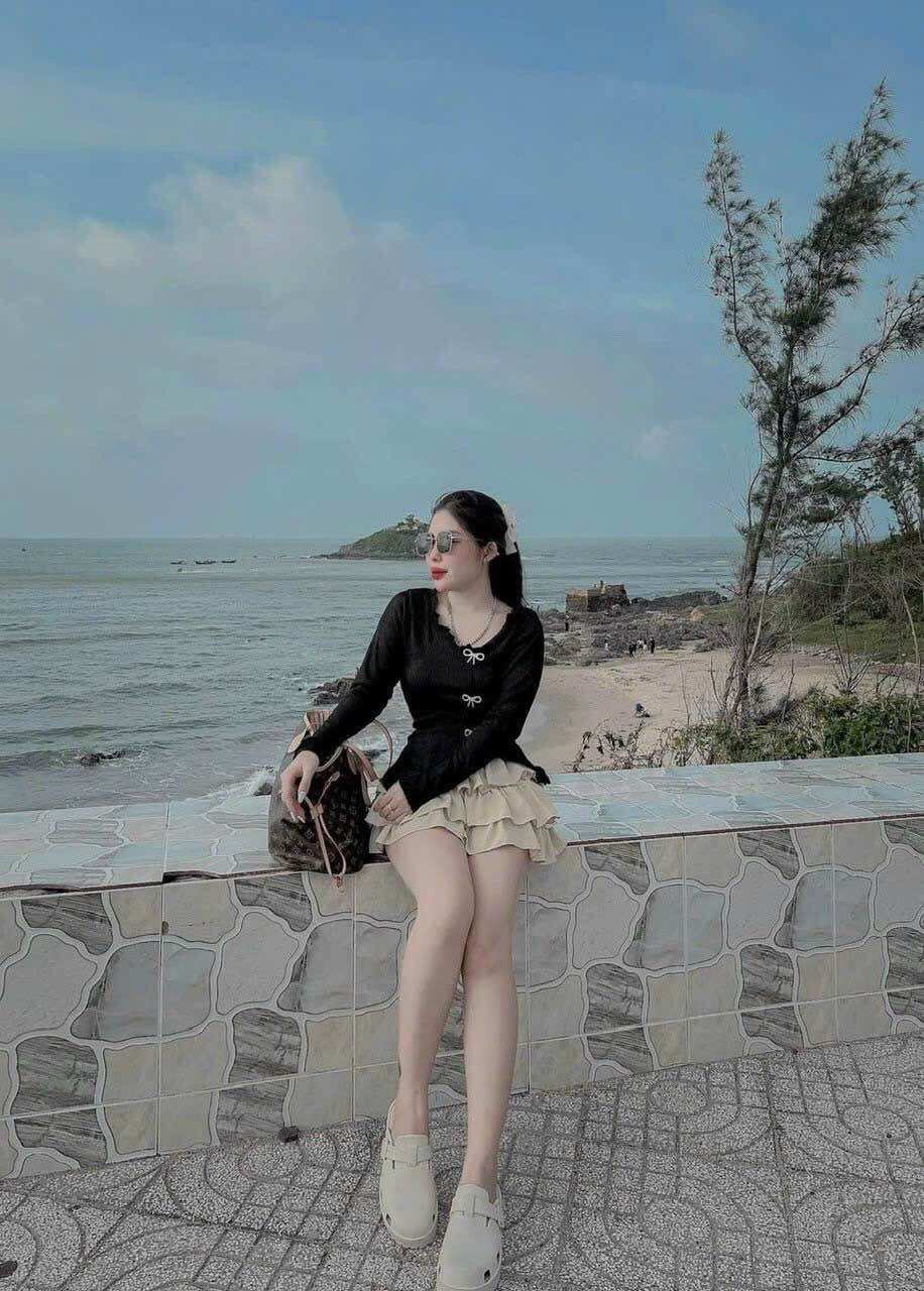 SET ÁO NƠ XẺ TÀ + CHÂN VÁY TẦNG
