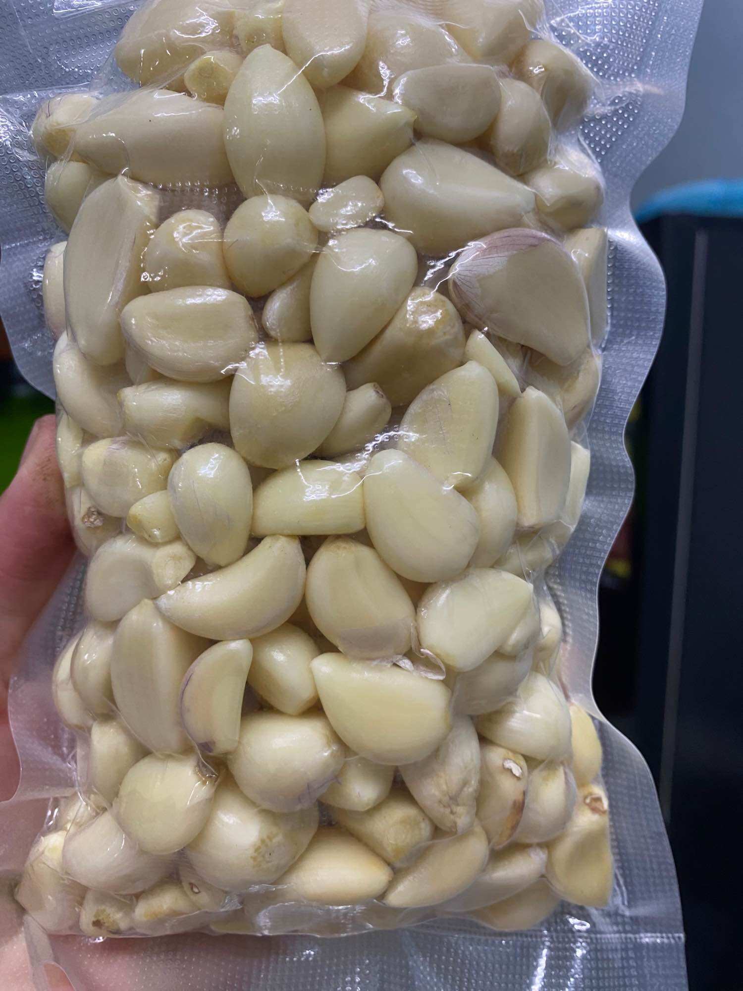 Tỏi bóc sẵn túi 0,5kg( tặng 1 bàn chải đánh răng)