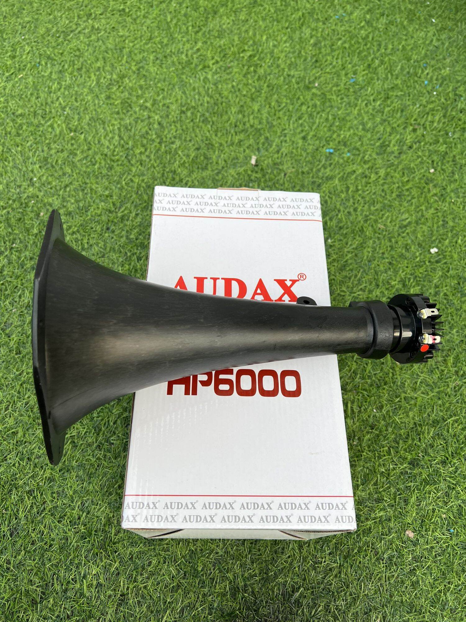 LOA PHÓNG NHÀ YẾN HP 6000