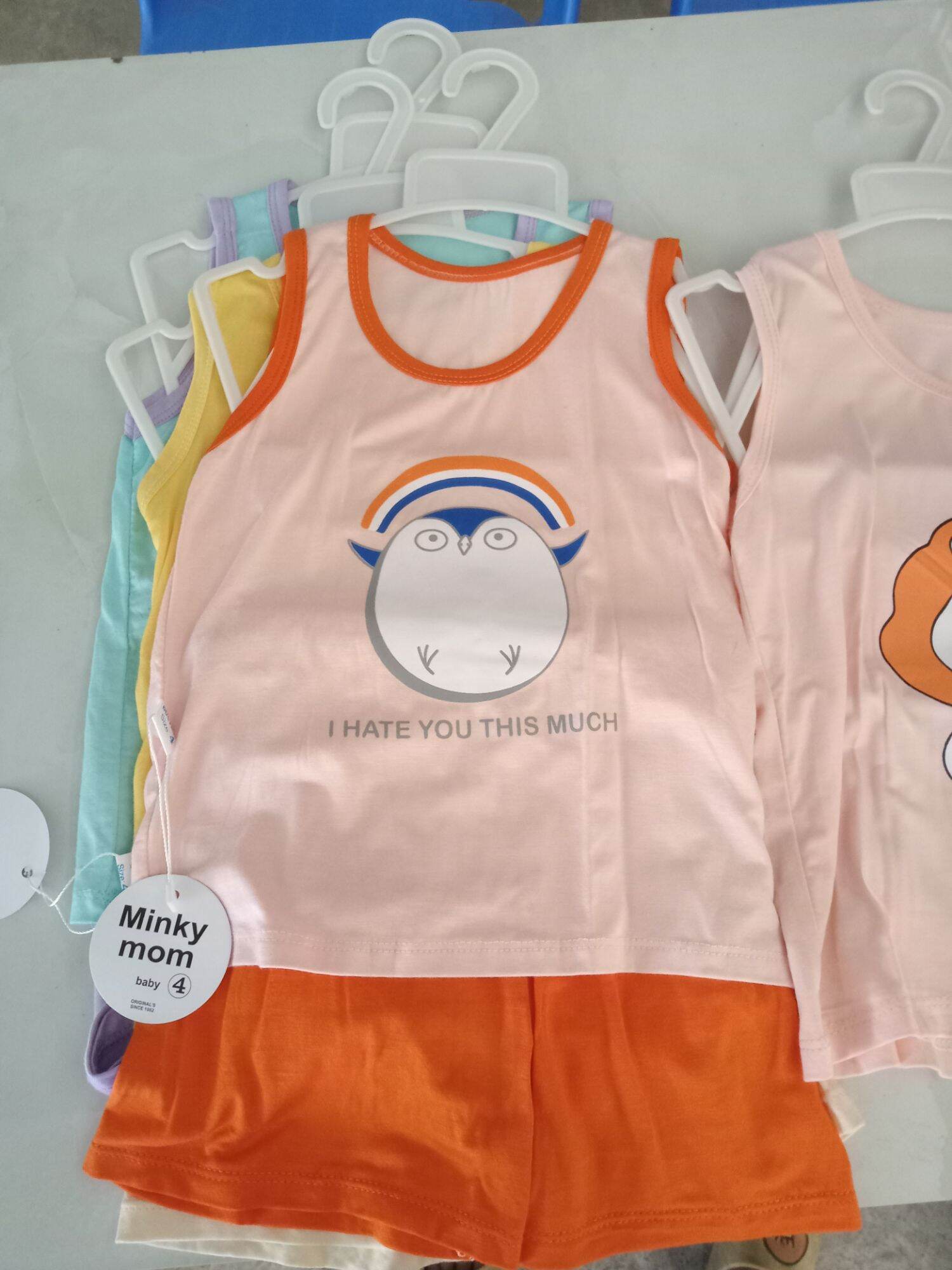 máy hút bụi cầm tay