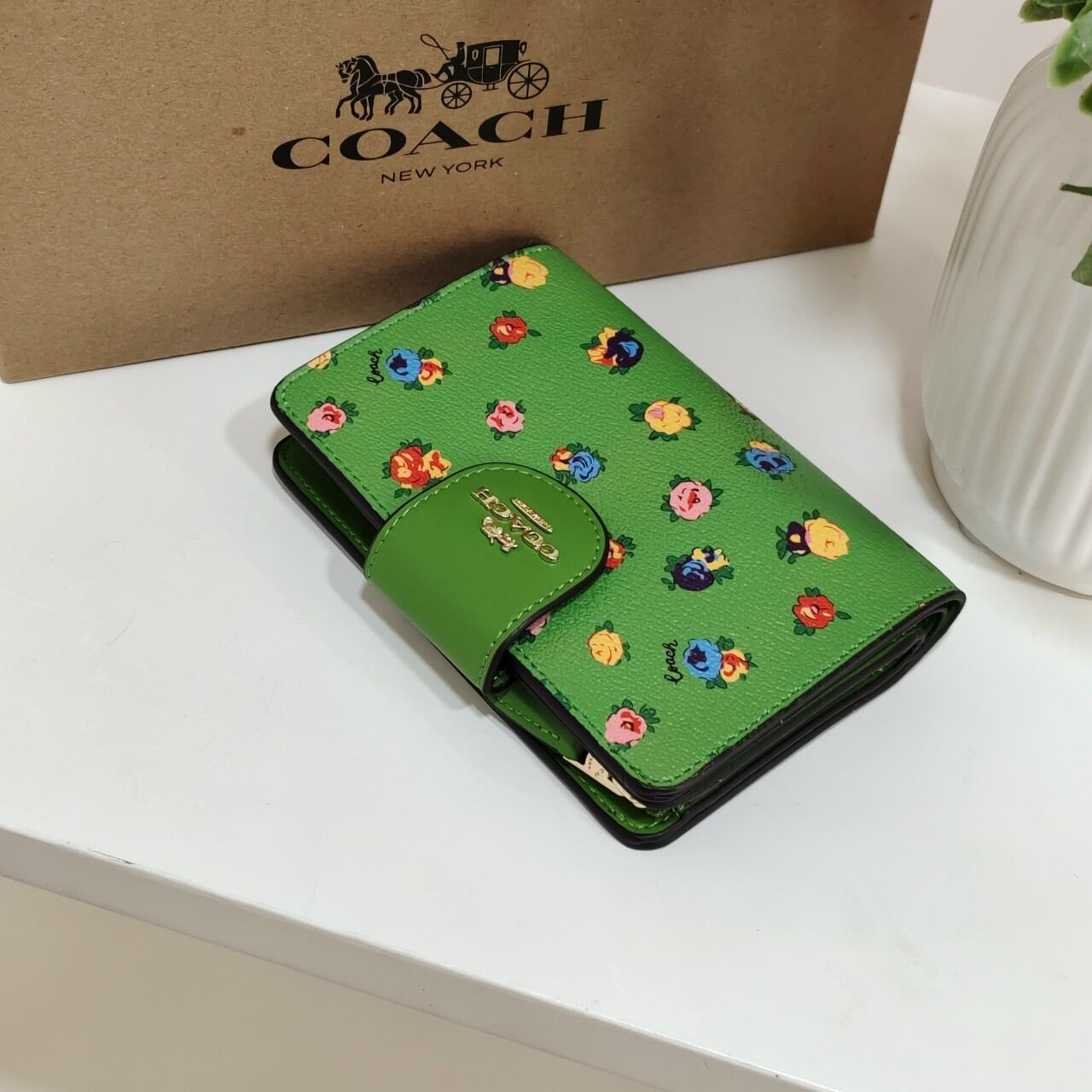 Ví C0ach Medium Corner Zip Wallet With Mini Vintage Rose Print C9934 siêu cưng