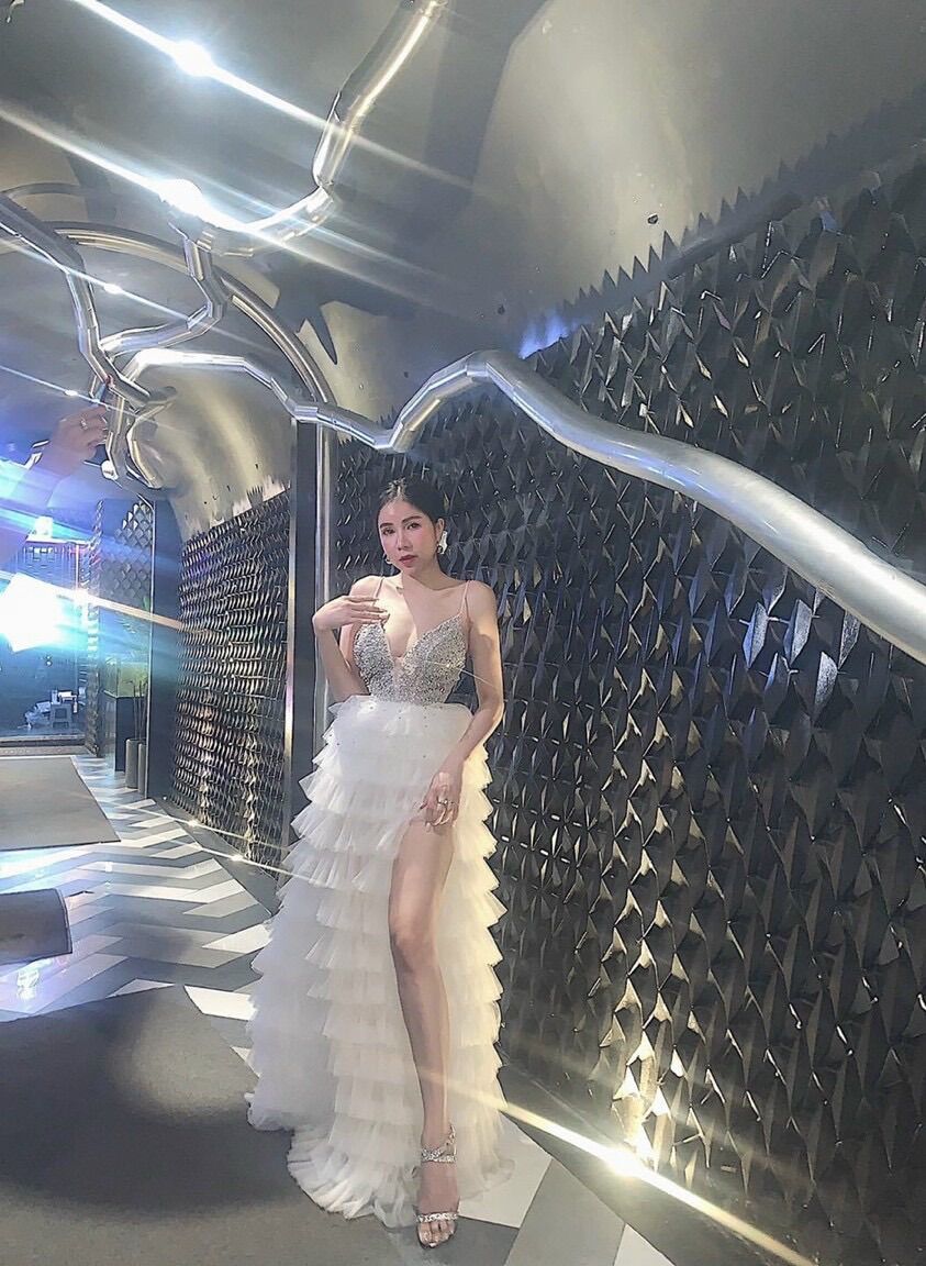 ĐẦM MAXI TẦNG KẾT CHUỖI TAY