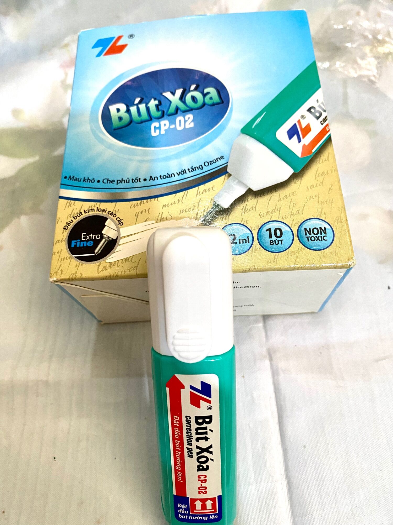 Bút xoá nước