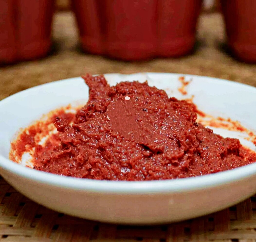 2 hủ mắm ruốc