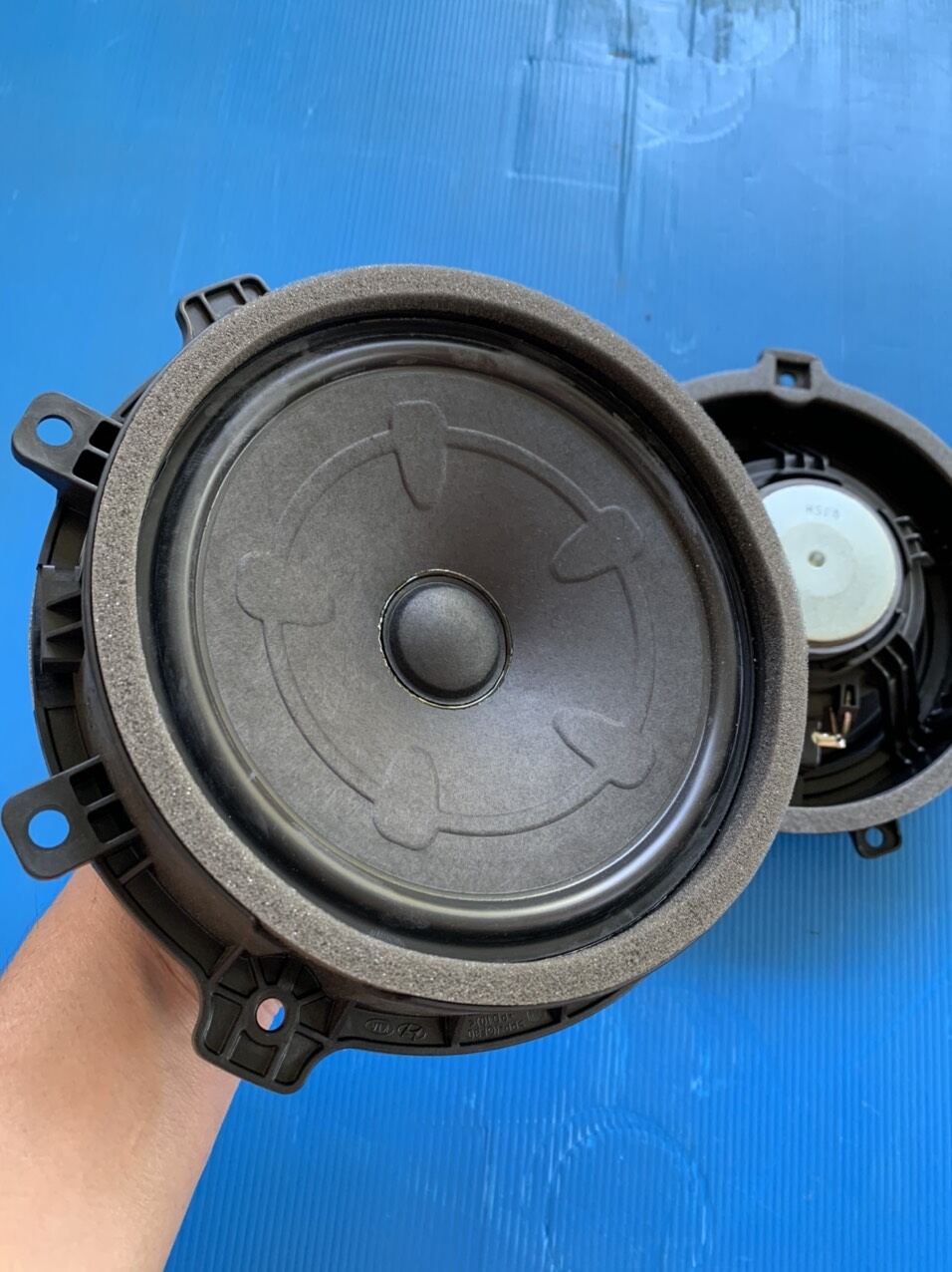 1 cấp=2 cái loa cánh tháo xe huyndai.zize 16cm