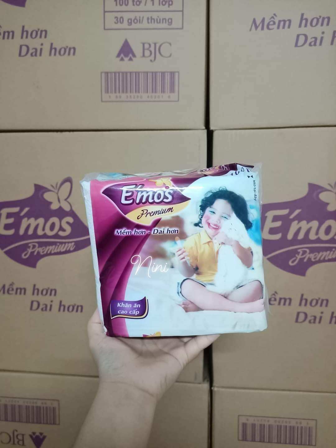 1 thùng khăn giấy e'mos 30 gói