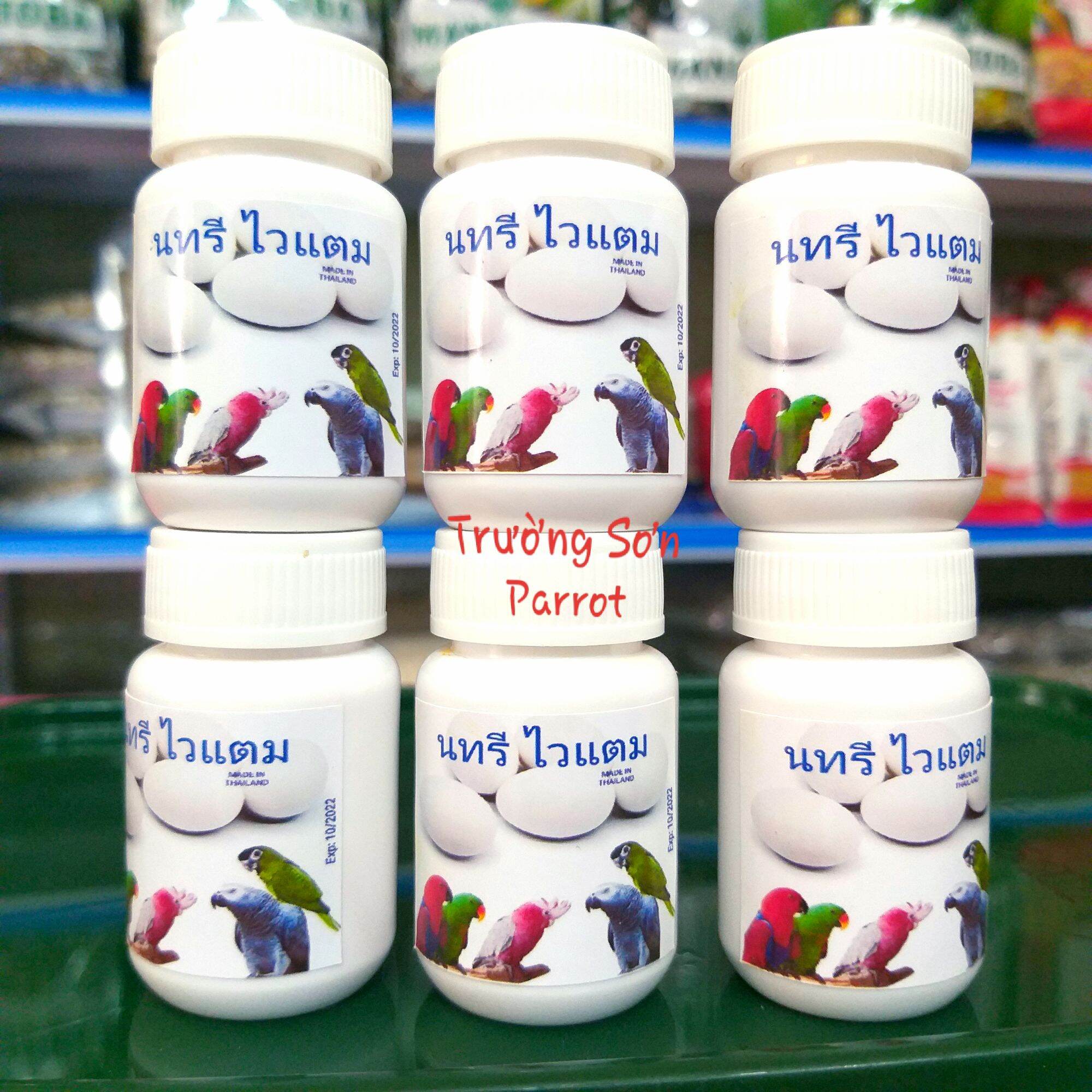 1 hộp Mul.ti.vi.ta.min cho chim vẹt sinh sản