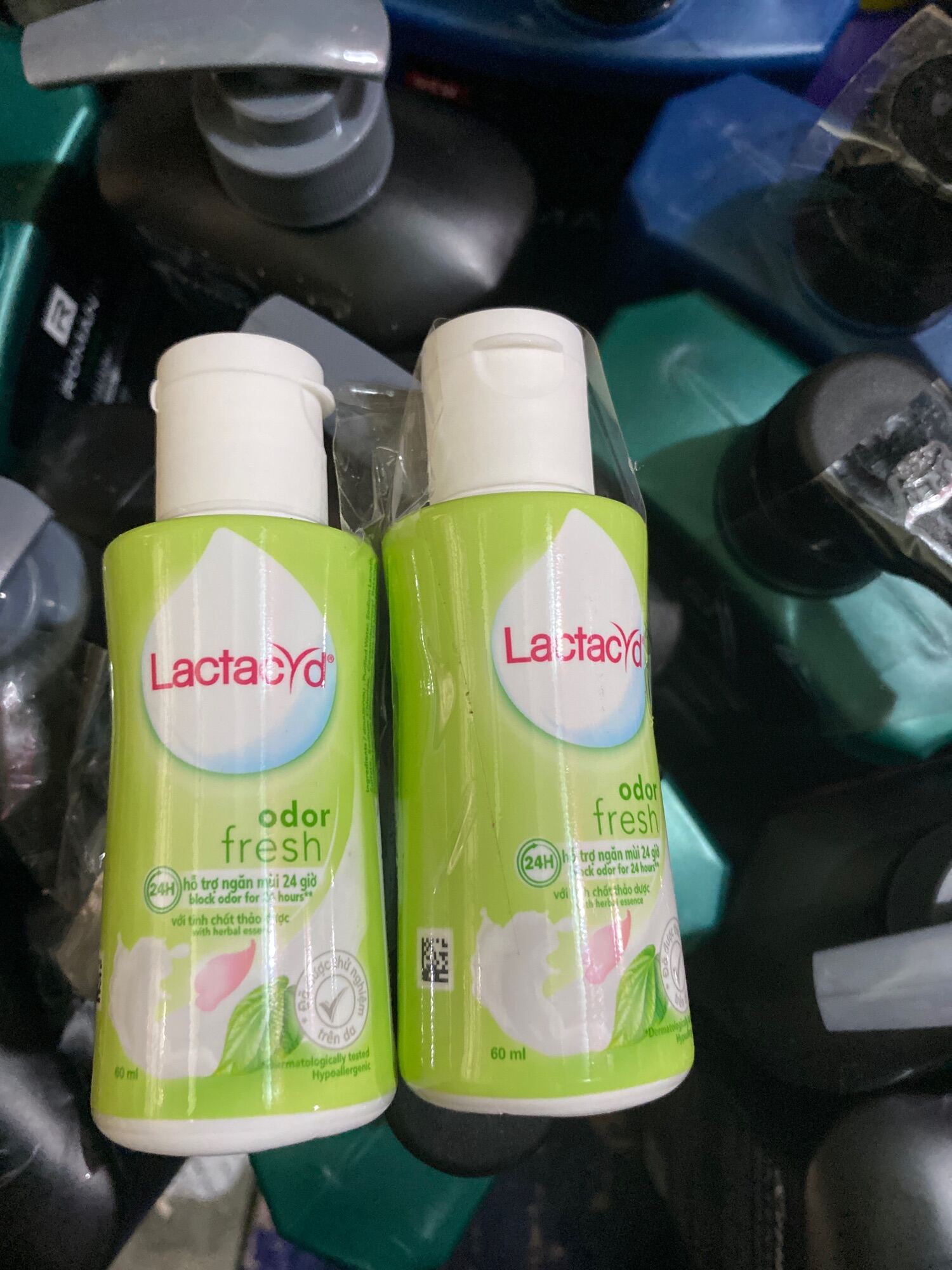 Combo 2 chai DDVS phụ nữ lactacyd odor fresh 60ml