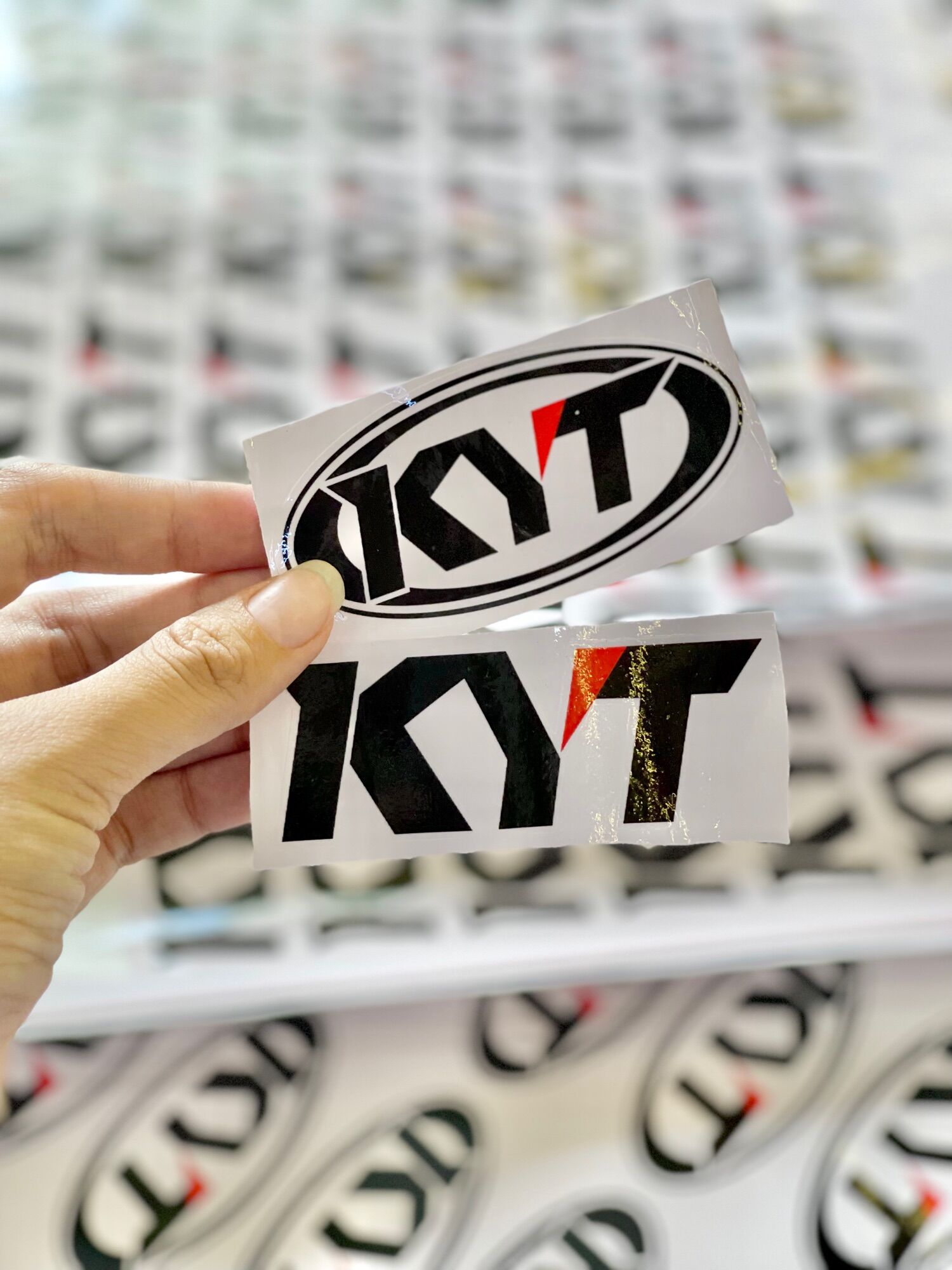 Tem decal KYT dán xe dán nón nguyên bộ 4 tem