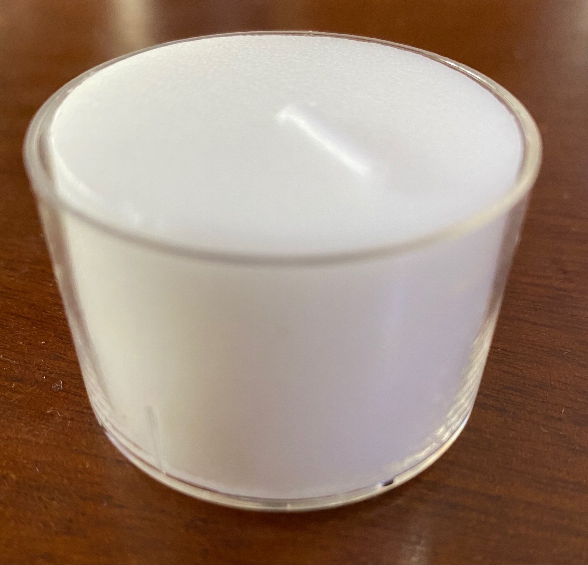 Nến tealight đốt cháy 9-10 tiếng
