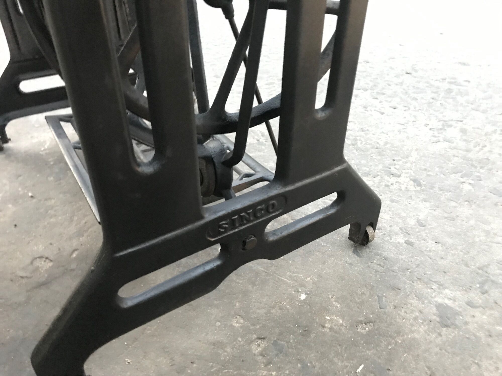 Chân đạp Sinco xưa ( lưu ý: chan jin theo máy)