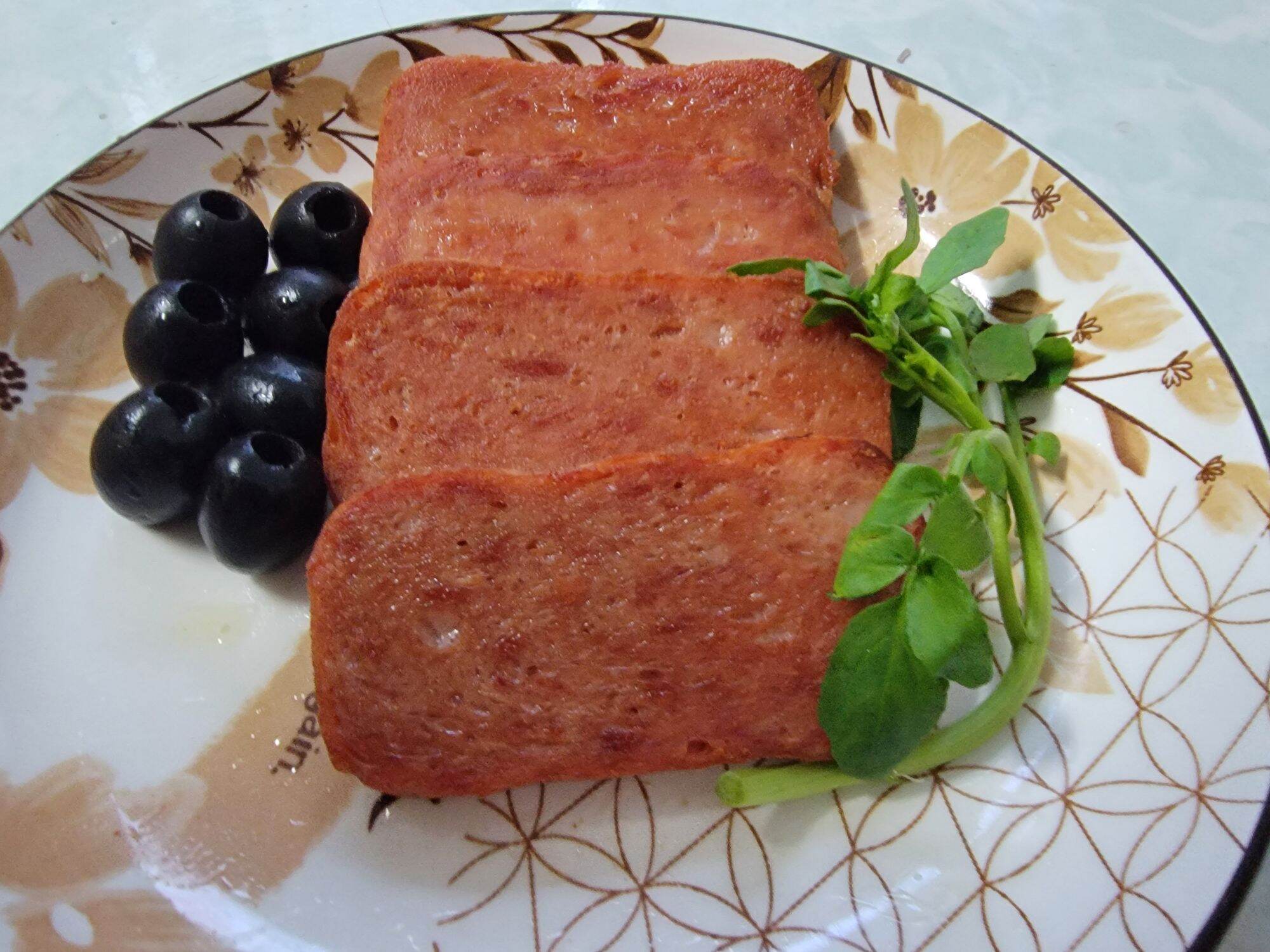 Patê thịt heo Luncheon meat 200g – Celebrity