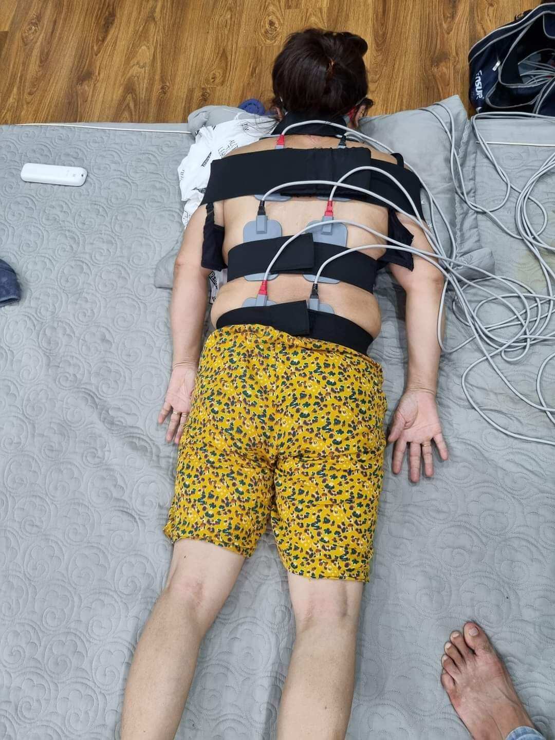 1 dây 2 miếng xung máy điện xung 10 cổng và máy dds