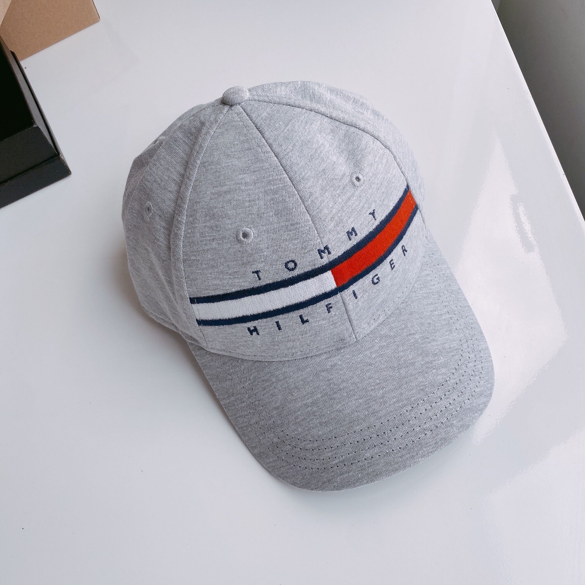 Mũ/nón Tommy Hilfiger chính hãng