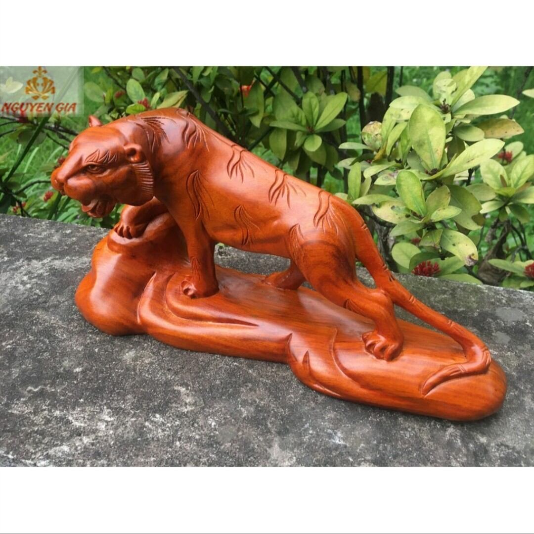 Tượng con hổ gỗ hương ngang 20cm