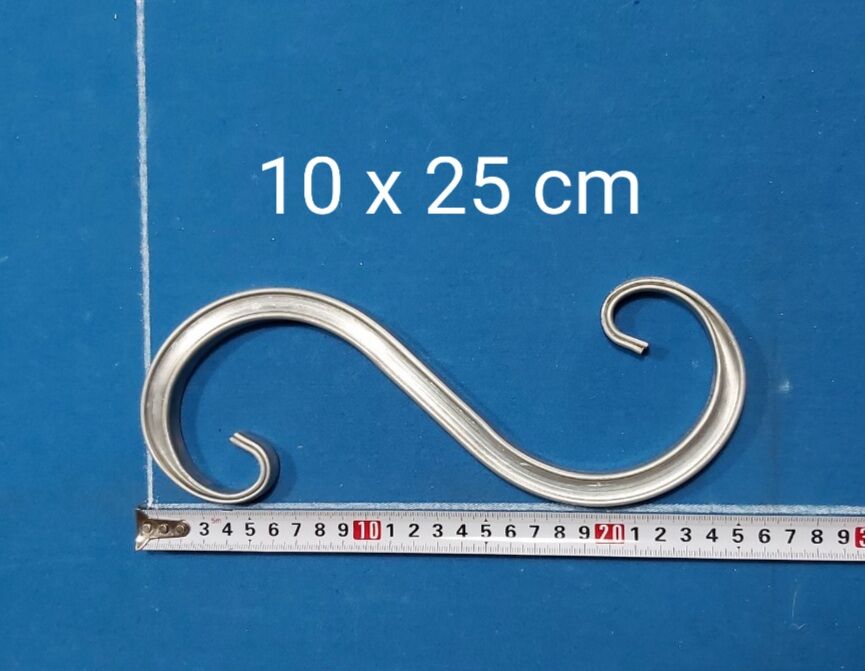 10 cái hoa văn sắt uốn chữ s đều kt 10x27cm