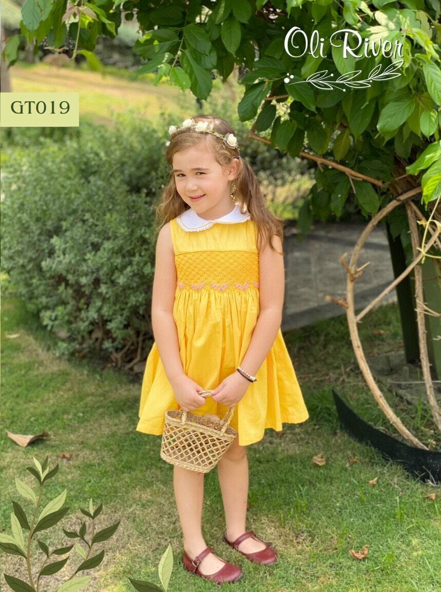 Đầm smock nắng vàng mùa xuân