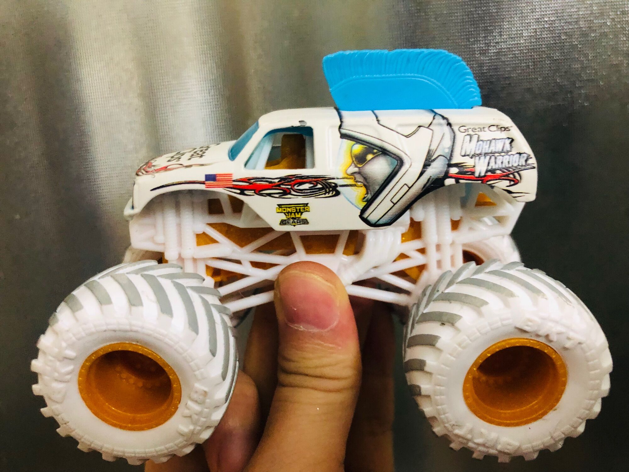 Xe Monster Jam Mohaw Warrior màu trắng