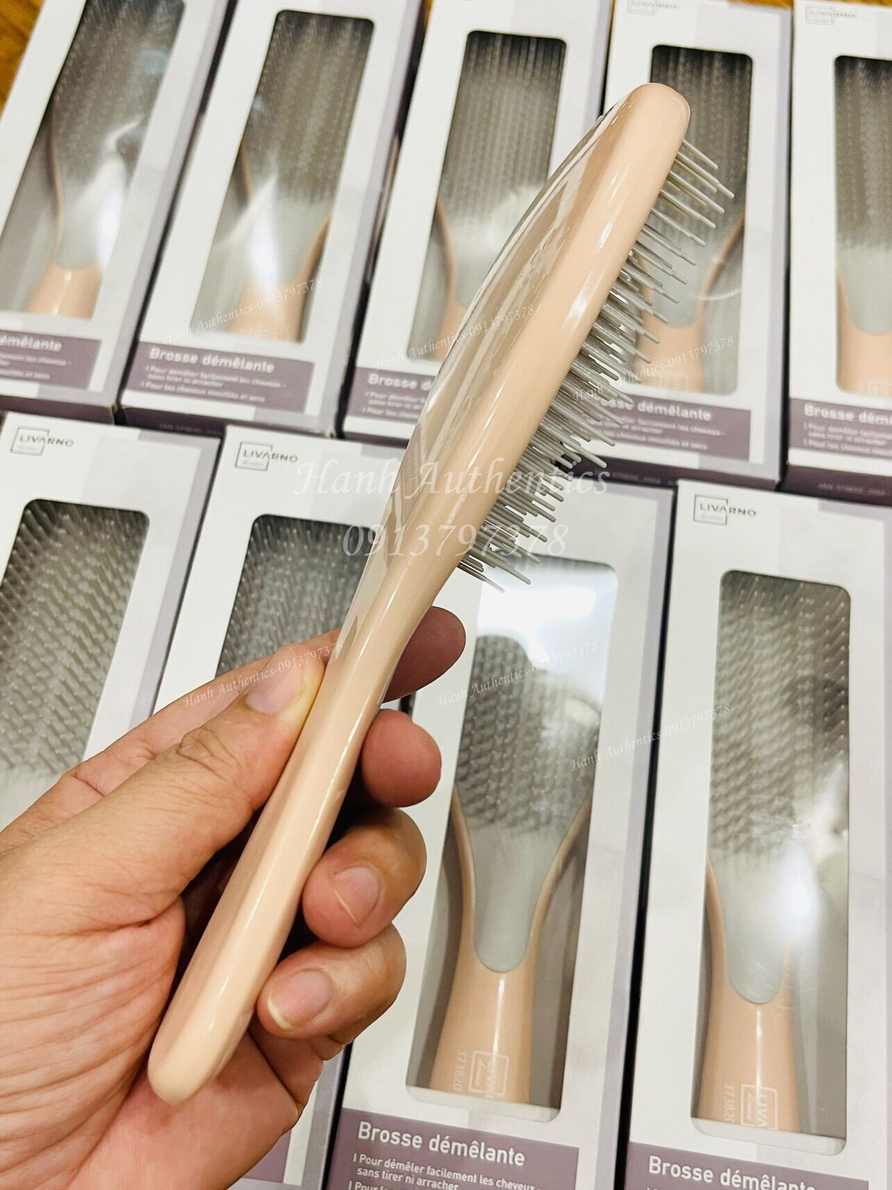 Lược gỡ rối Livarno nội địa Pháp ( Màu Kem )