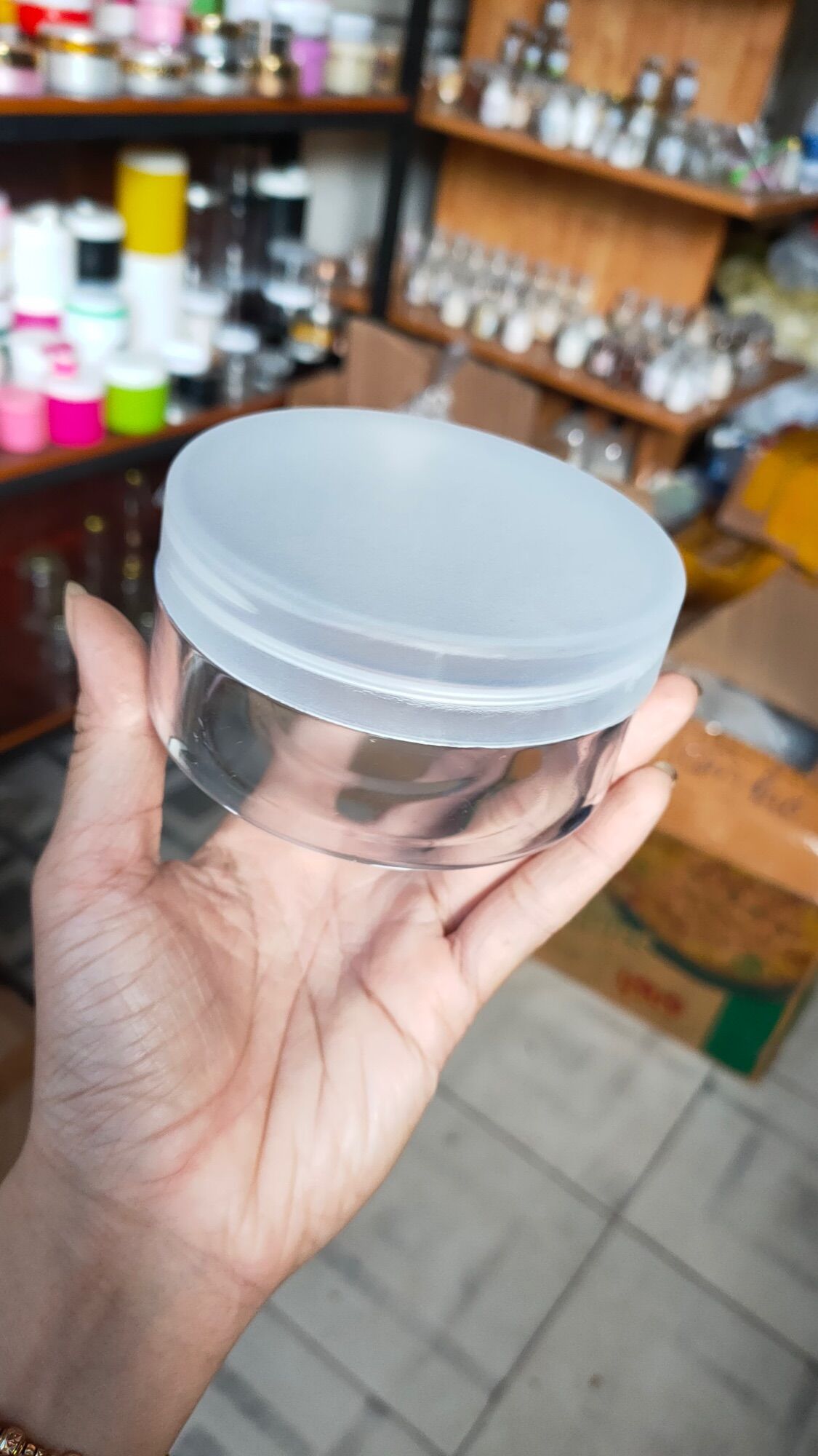 Hủ kiếng trong-200gr-nắp trắng trong-có nắp lót