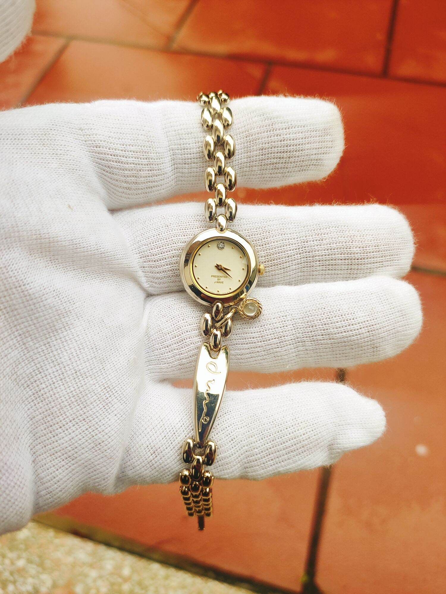 Đồng hồ J wave nữ đính kim cương 12h, mặt cực đẹp, size 20mm thumbnail