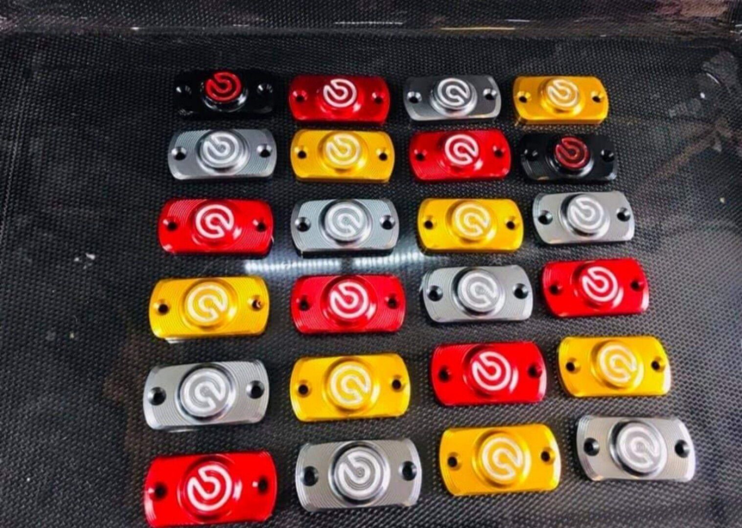 Nắp bình dầu brembo gắn mọi dòng xe