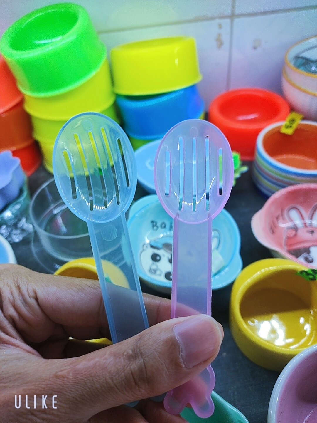 Muổng thức ăn - lọc phân cho hamster