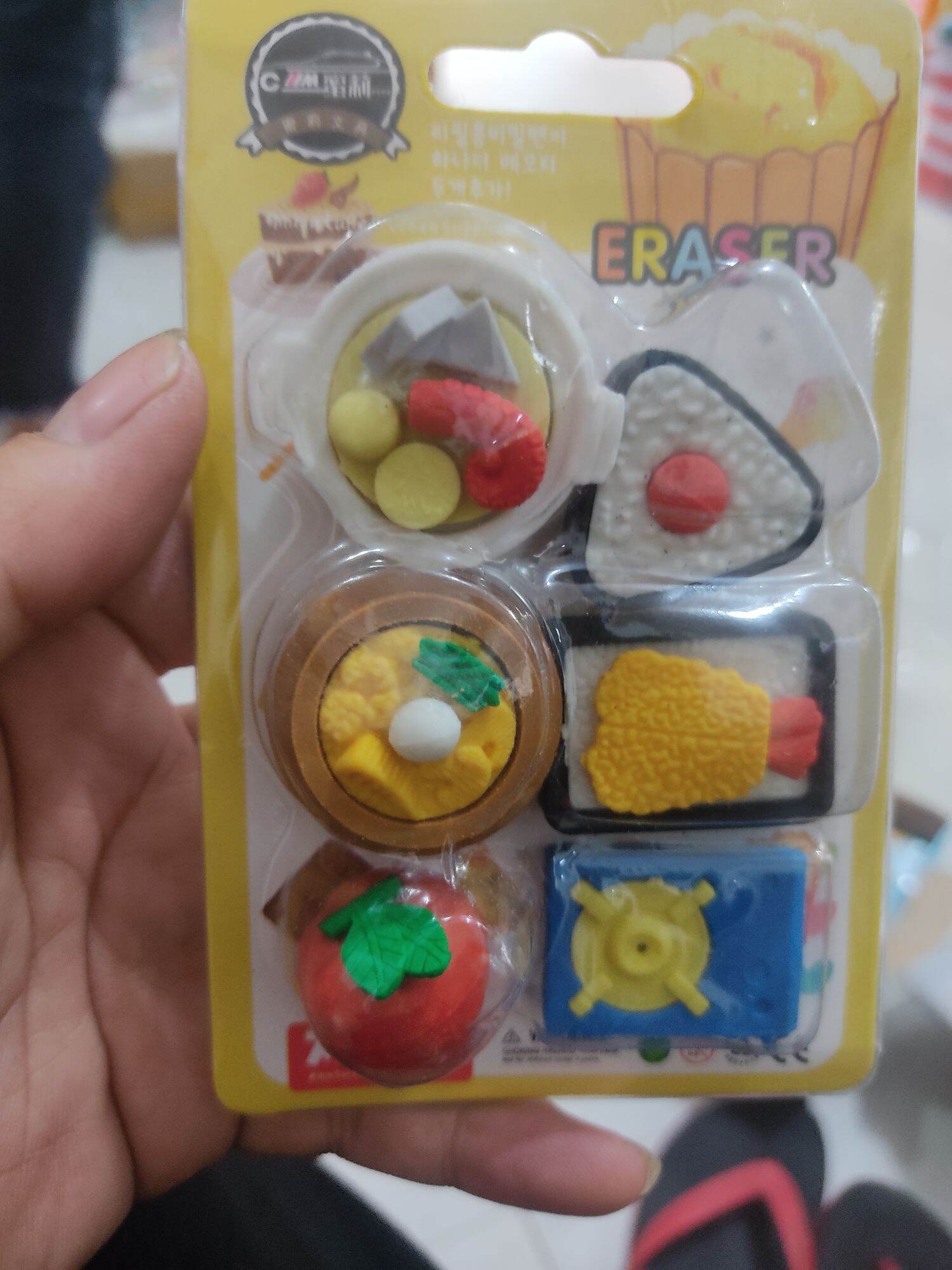 1 vĩ gôm hình siêu cute