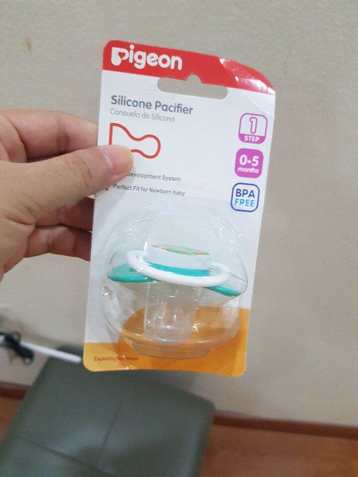 núm ti ngậm pigeon