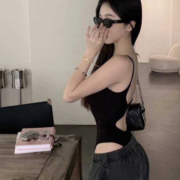 Bodysuit hai dây hở lưng có mút ngực