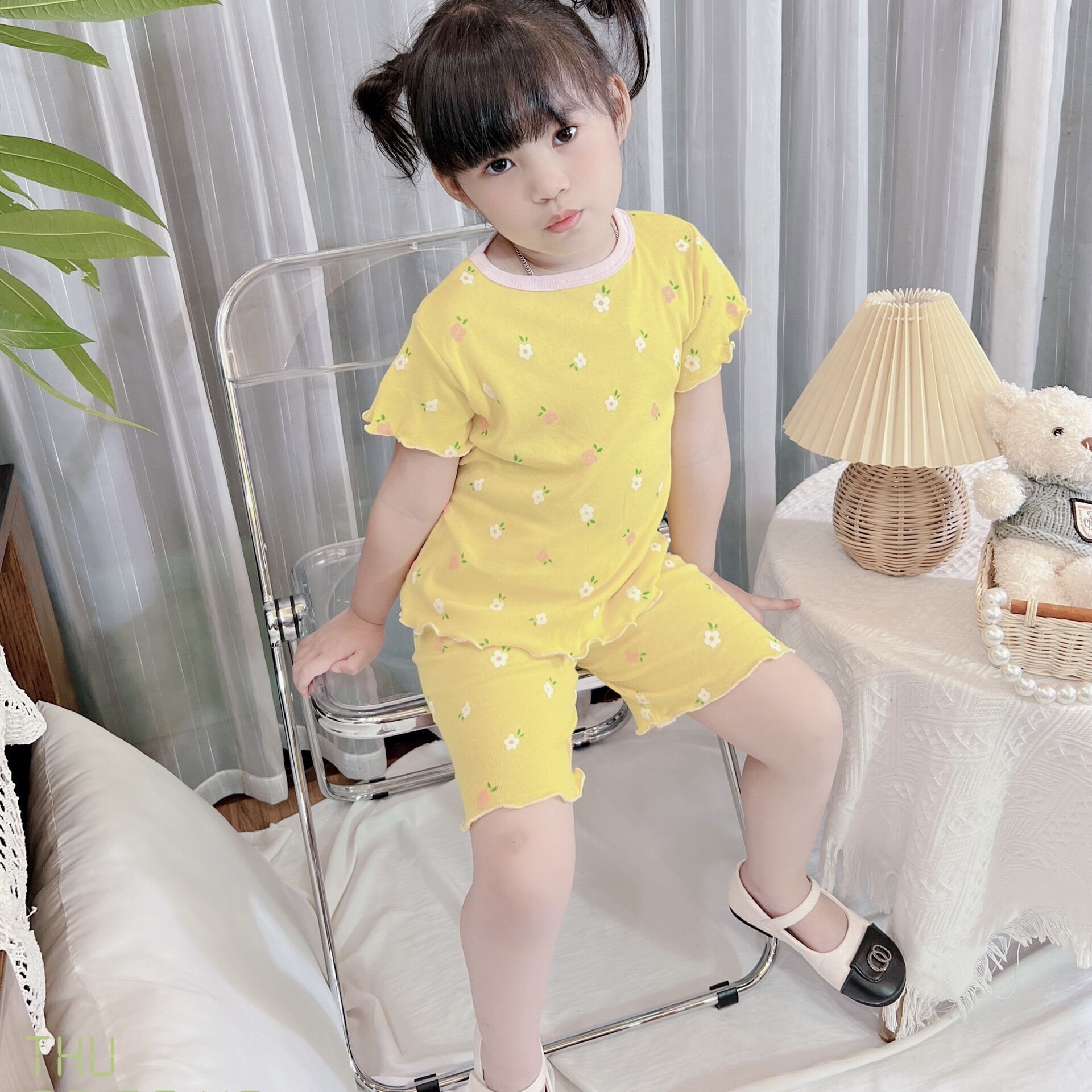 Bộ lửng bé gái hình hoa nhí