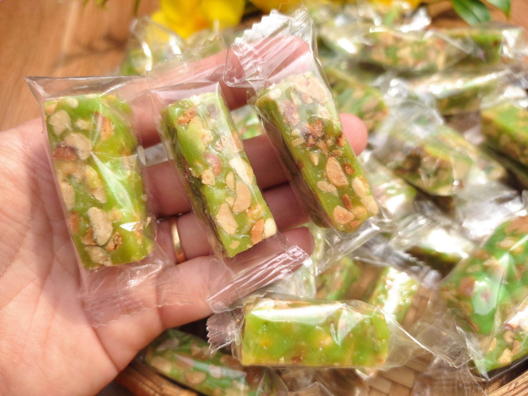 Kẹo đậu phộng nước cốt dừa lá dứa Bến Tre 500g