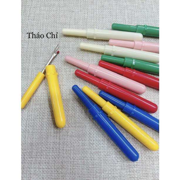 Dụng Cụ xỏ kim / tháo Chỉ Rọc Khuy Nút Đủ Màu