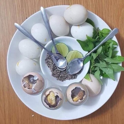 Trứng gà ác lộn 10 trứng